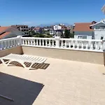 Sunny Duplex In King Selene