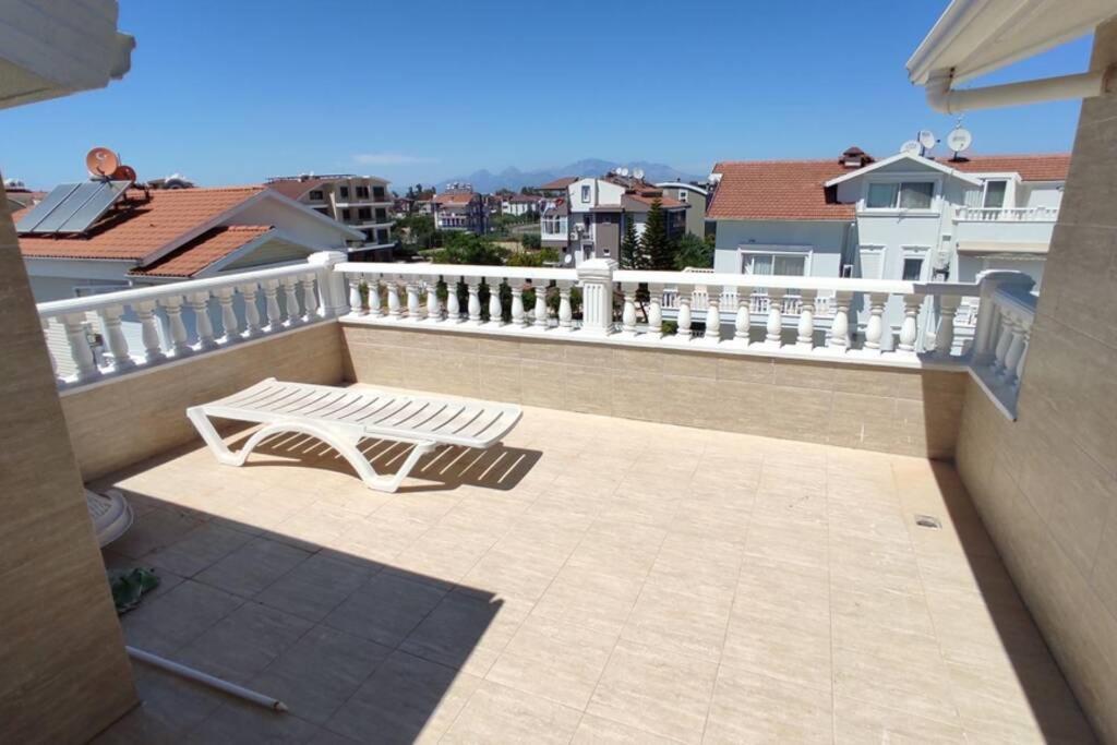 Sunny Duplex In King Selene Apartment